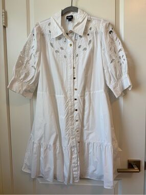 INC White Eyelet Button-Front Shirtdress with belt sz M